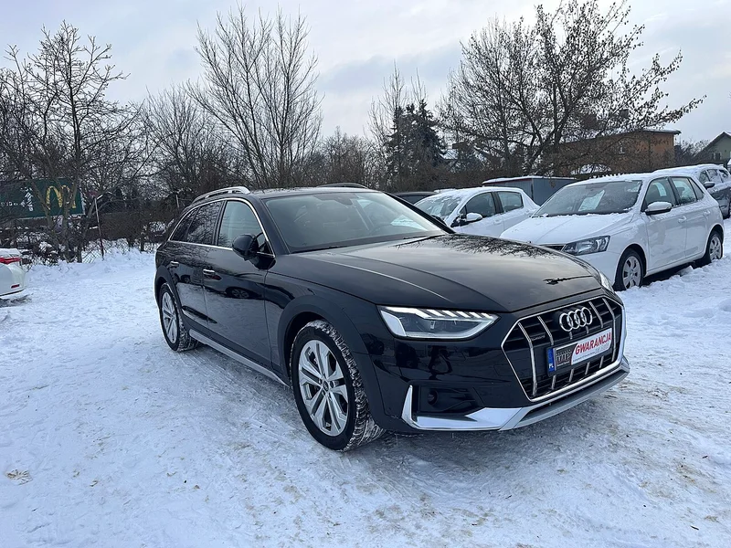 Audi A4 allroad (B9), station wagon, vista anteriore di tre quarti