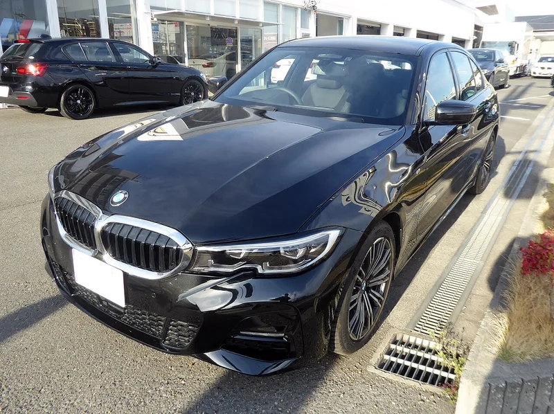 BMW 320i M Sport (G20), berlina, vista anteriore di tre quarti