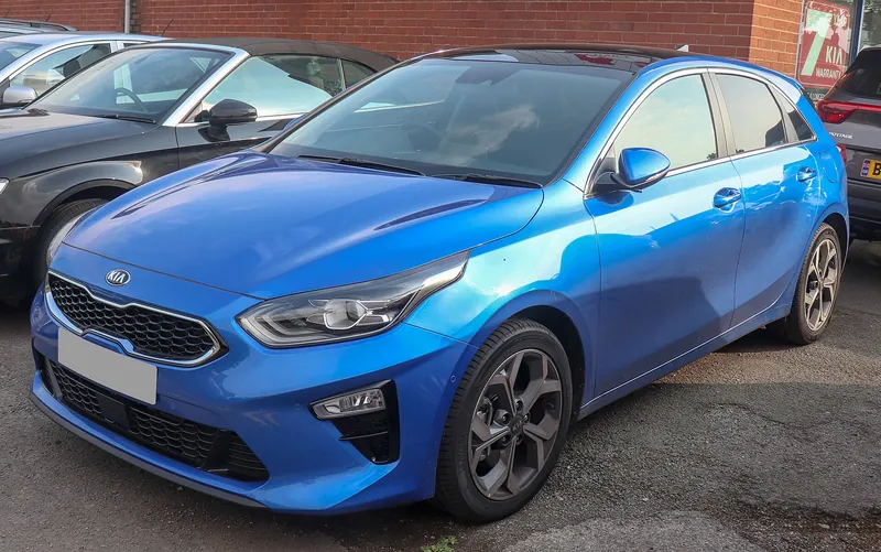 Kia Ceed III, compatta, vista anteriore di tre quarti