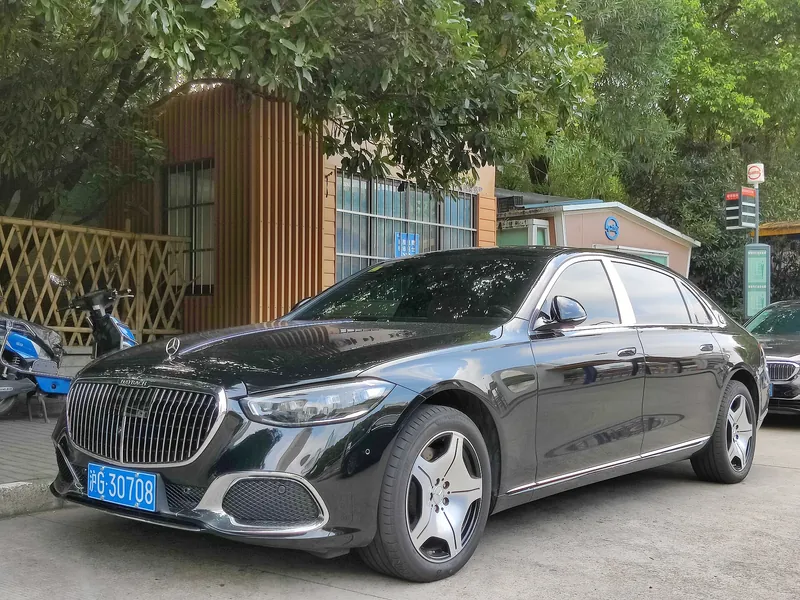 Mercedes-Maybach S-Class (Z223), berlina di lusso, vista anteriore di tre quarti